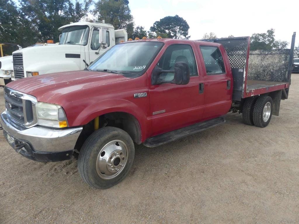 2004 Ford F-550 Equipment Image0