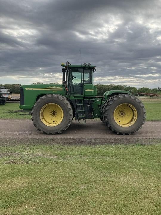 Image of John Deere 9320 equipment image 1