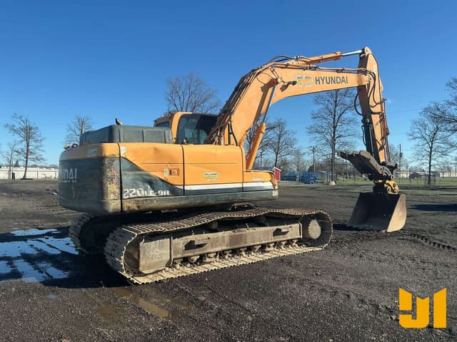 Image of Hyundai 220LC-9A equipment image 4