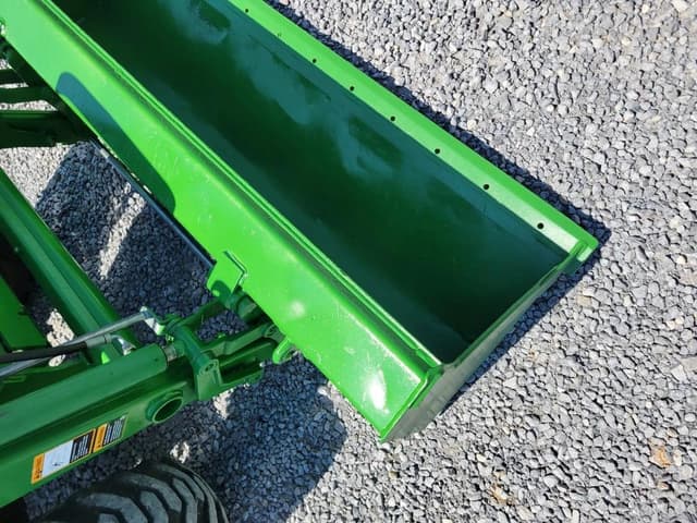 Image of John Deere 4105 equipment image 4