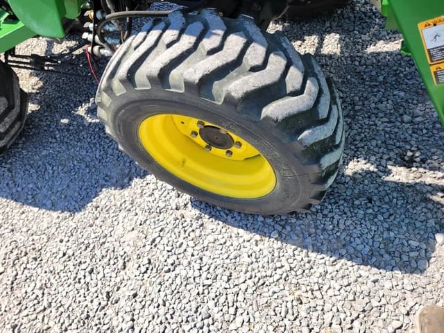 Image of John Deere 4105 equipment image 3