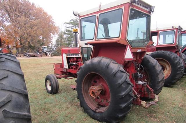 Image of International Harvester 806 equipment image 3