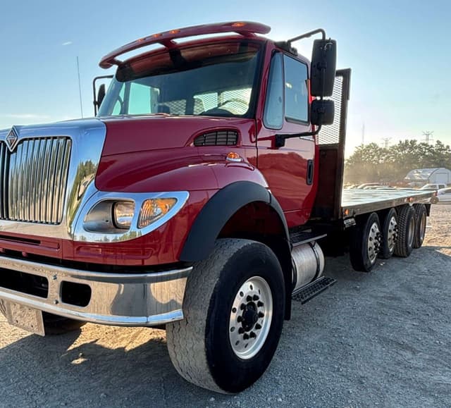 Image of International 7600 equipment image 3