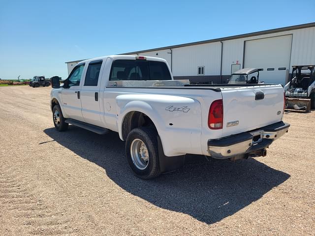 Image of Ford F-350 equipment image 3