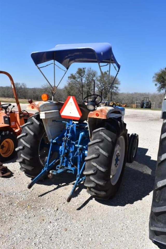 Image of Ford 2110 equipment image 3