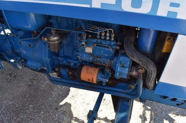 Image of Ford 2110 equipment image 2