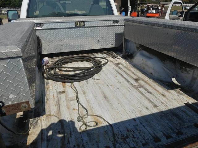 Image of Ford F-250 equipment image 4