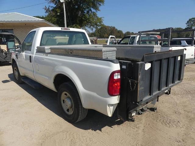 Image of Ford F-250 equipment image 3