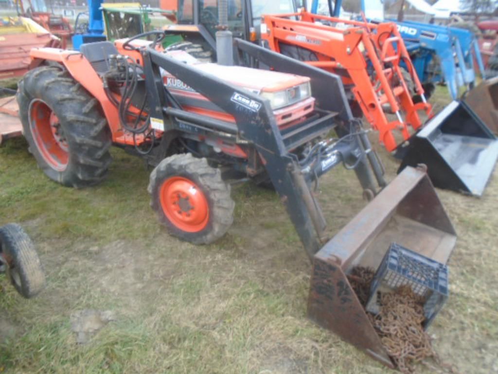 Main image Kubota L3250
