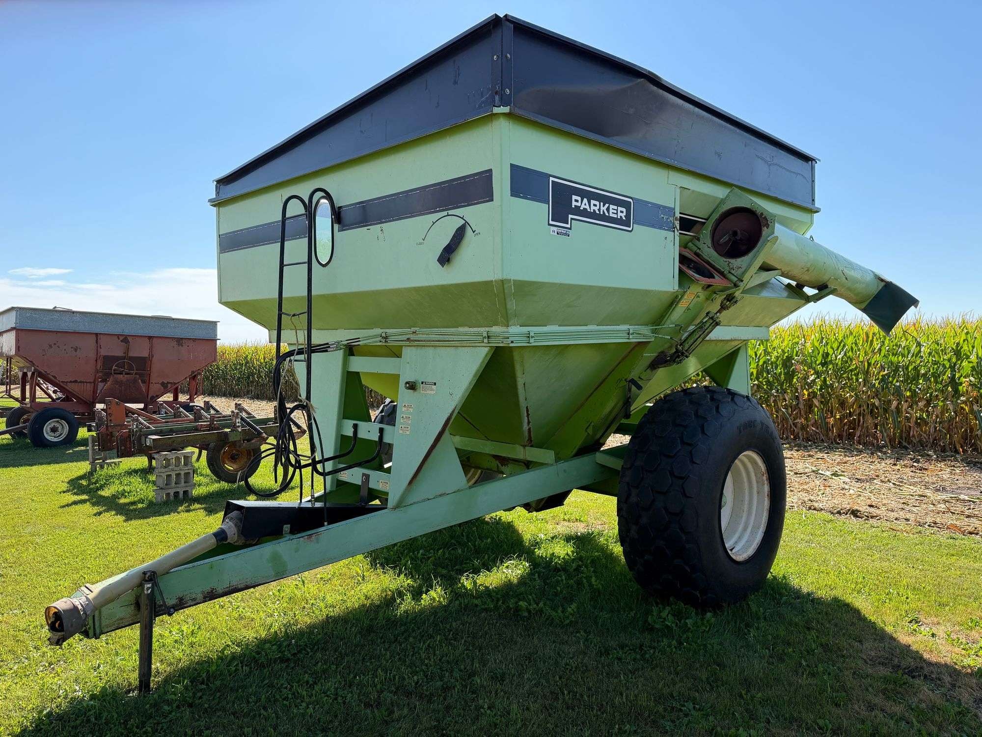 Parker 450 Equipment Image0