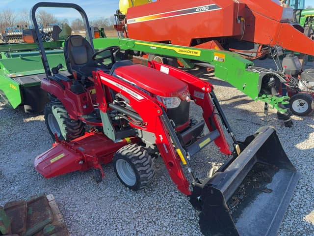 Image of Massey Ferguson GC1723E equipment image 4