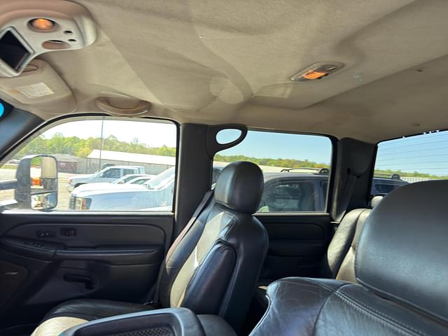 Image of Chevrolet 3500 equipment image 4