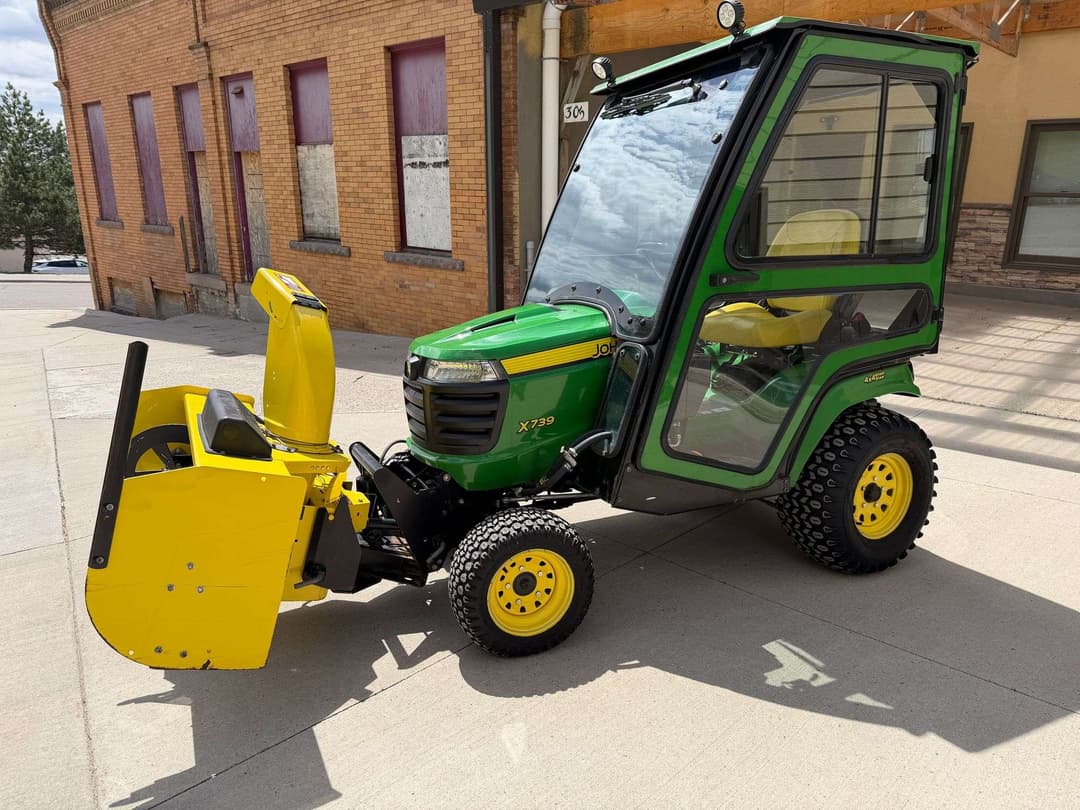 Image of John Deere X739 Primary image