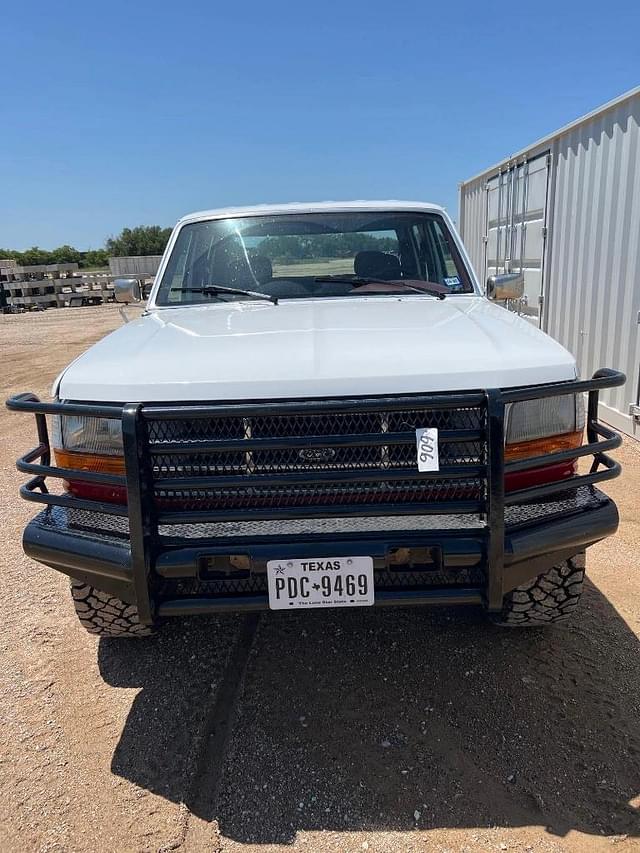 Image of Ford F-350 equipment image 1