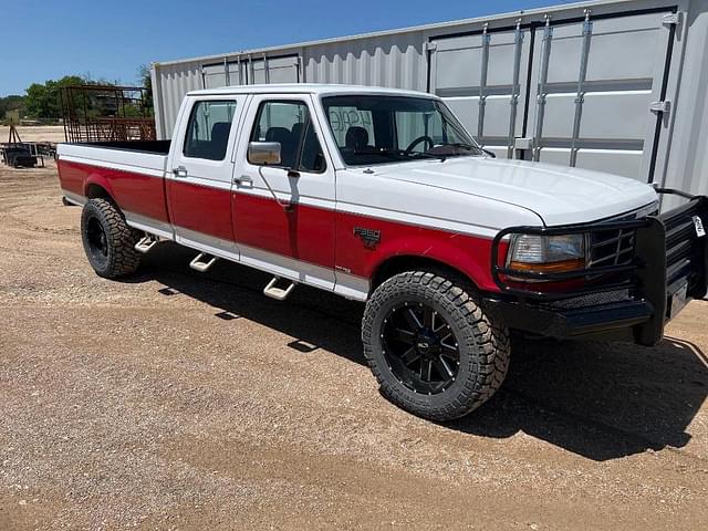 Image of Ford F-350 equipment image 2