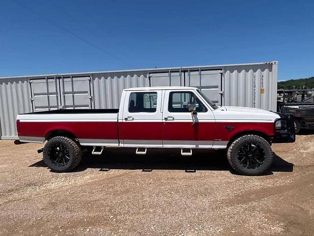 Image of Ford F-350 equipment image 4
