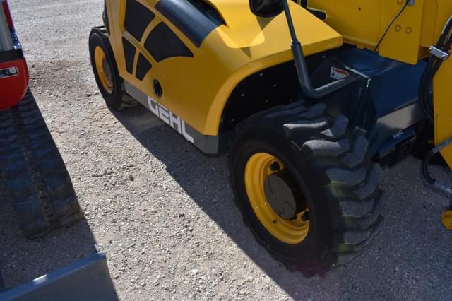 Image of Gehl RS5-19 equipment image 3