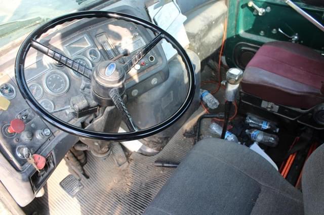 Image of Ford Aeromax L9000 equipment image 4