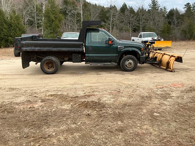 Image of Ford F-350 equipment image 3