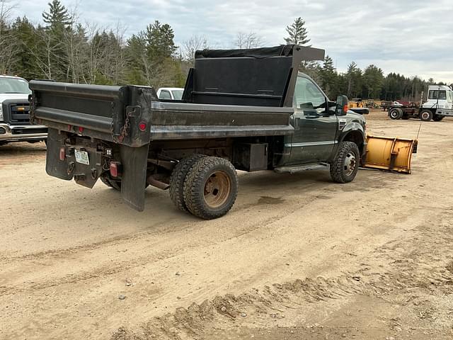 Image of Ford F-350 equipment image 4