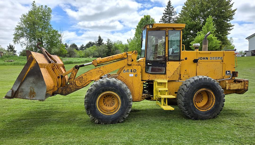 Image of John Deere 644D Primary image