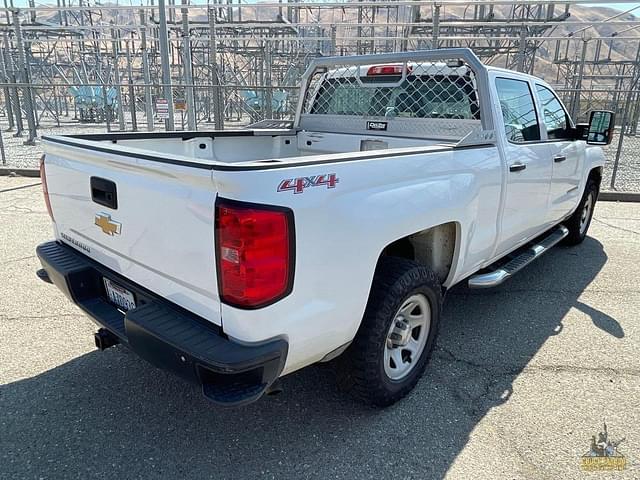 Image of Chevrolet Silverado equipment image 4