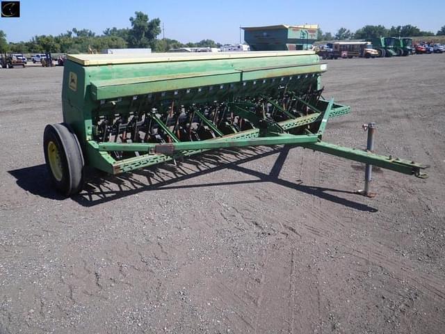 Image of John Deere 8200 equipment image 1