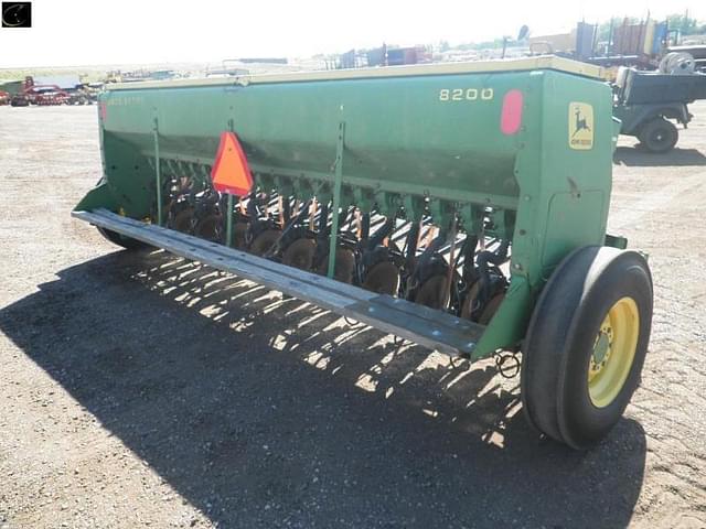 Image of John Deere 8200 equipment image 2