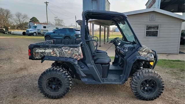 Image of Can-Am Defender HD10 XMR equipment image 4