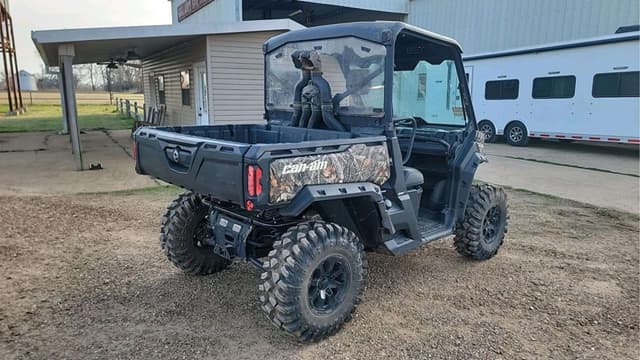 Image of Can-Am Defender HD10 XMR equipment image 3