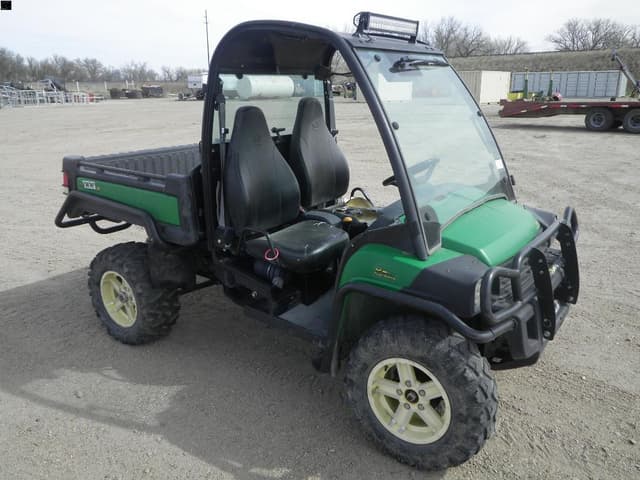 Image of John Deere Gator XUV 825i equipment image 1