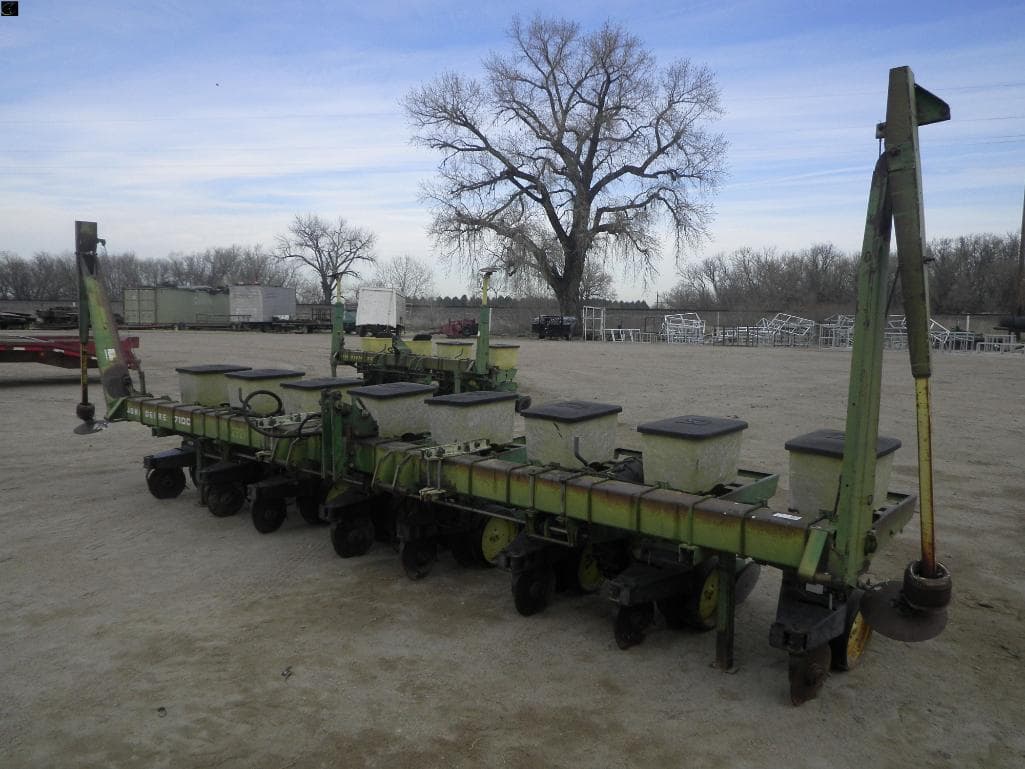 Image of John Deere 7100 Primary image