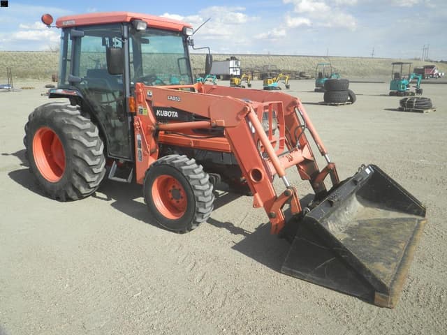 Image of Kubota L4610 equipment image 2