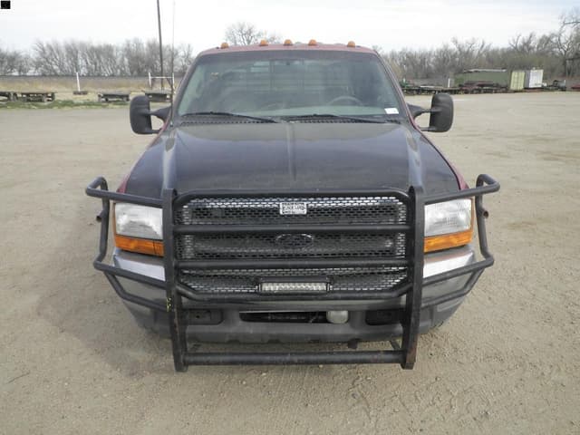 Image of Ford F-350 equipment image 1