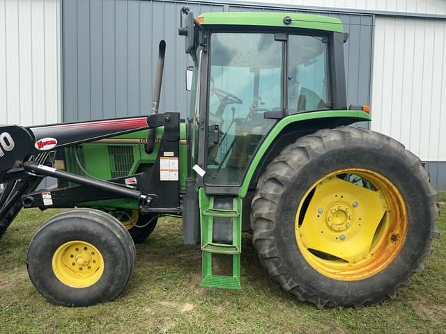 Image of John Deere 6400 equipment image 1
