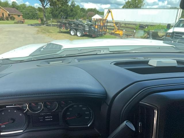 Image of Chevrolet 3500 equipment image 3