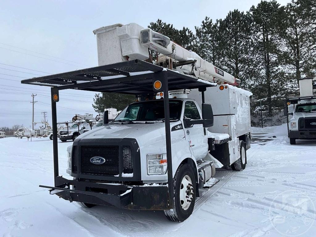 2017 Ford F-750 Equipment Image0