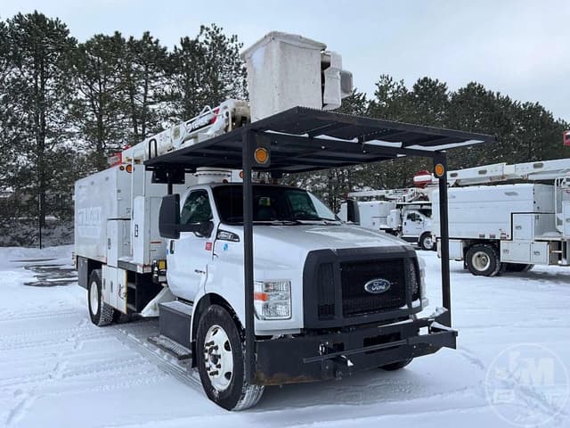 Image of Ford F-750 equipment image 2