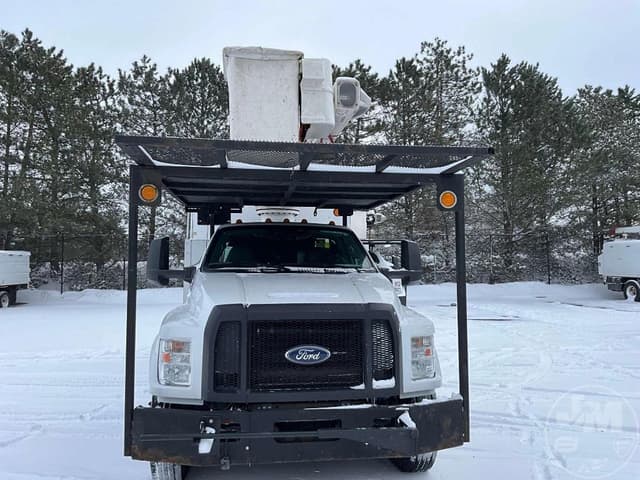 Image of Ford F-750 equipment image 1