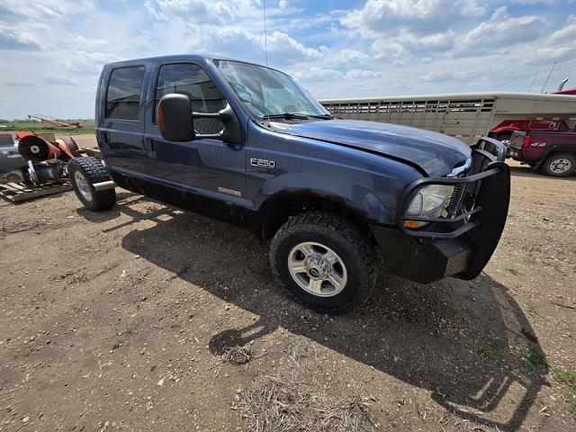 Image of Ford F-250 equipment image 3