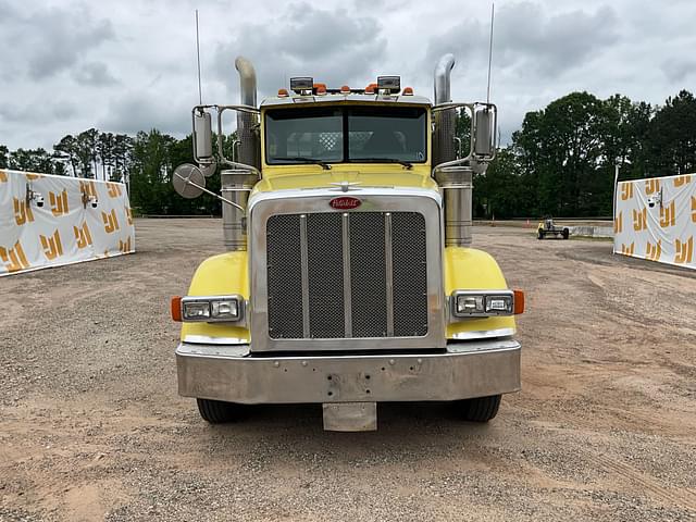 Image of Peterbilt 367 equipment image 1