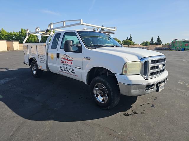 Image of Ford F-250 equipment image 3