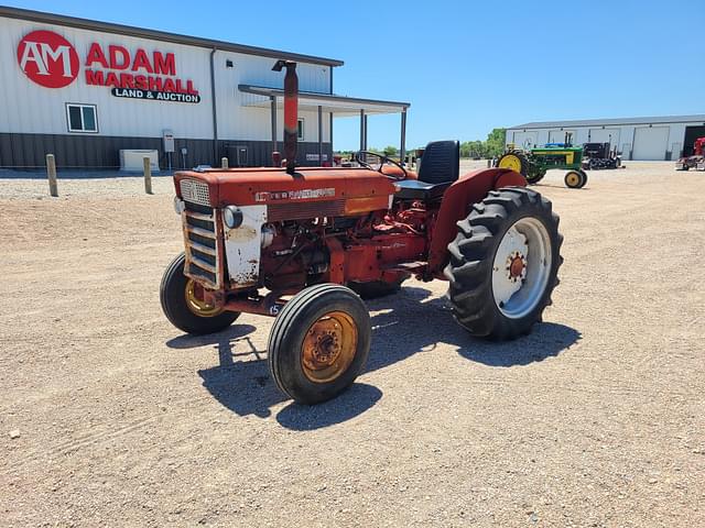 Image of International Harvester 424 equipment image 4