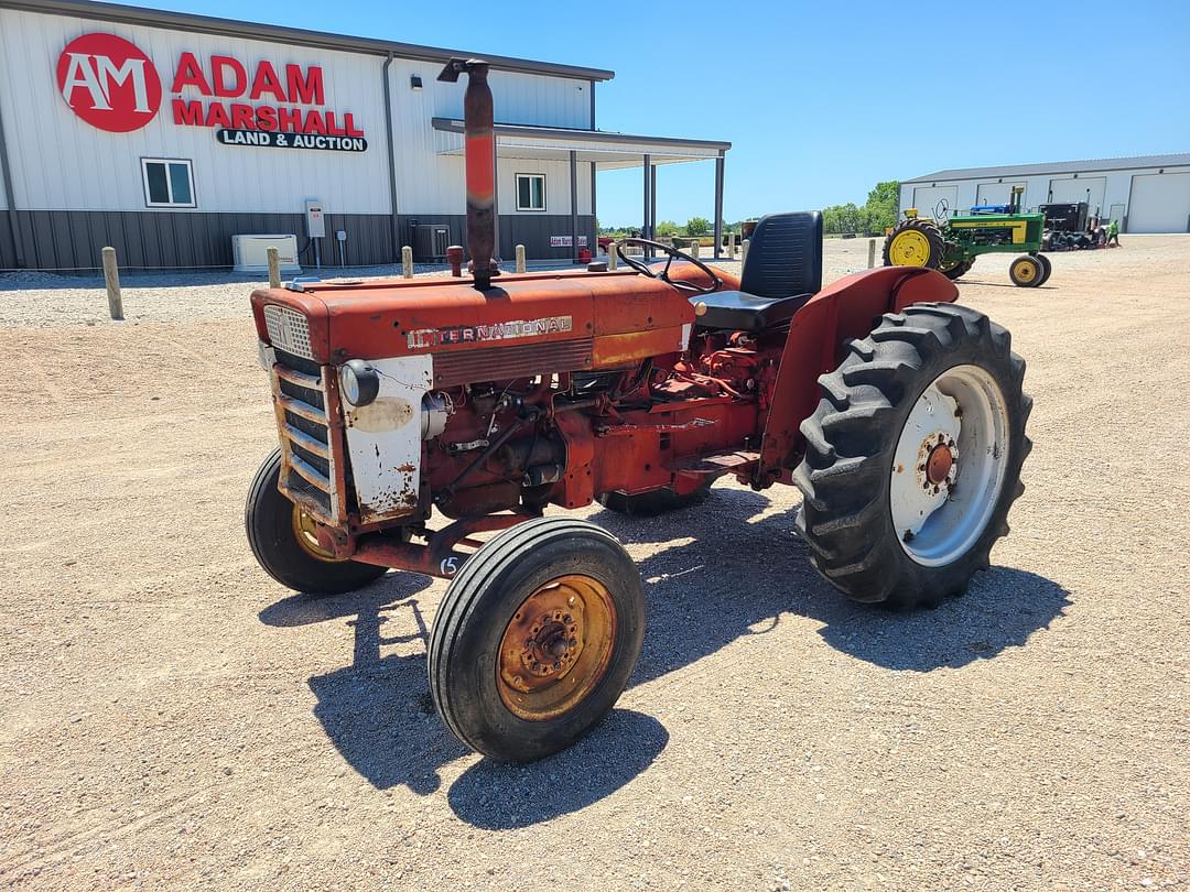 Image of International Harvester 424 Primary image