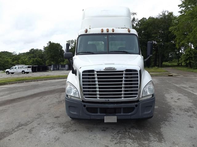 Image of Freightliner Cascadia equipment image 1