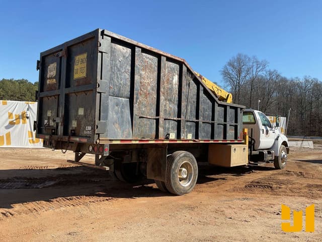 Image of Ford F-750 equipment image 4