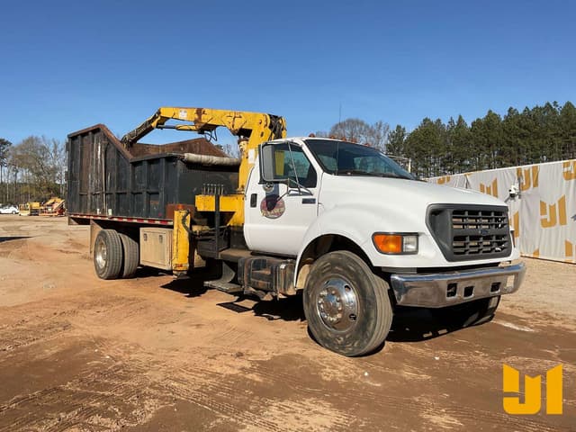 Image of Ford F-750 equipment image 2
