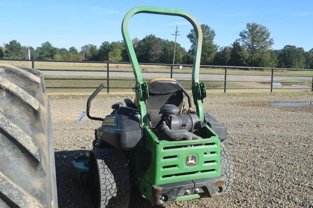 Image of John Deere Z930 equipment image 1