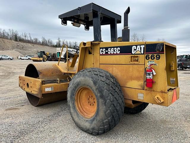 Image of Caterpillar CS563C equipment image 2