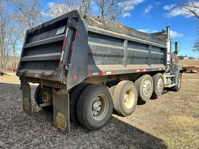 Image of Mack CL713 equipment image 4